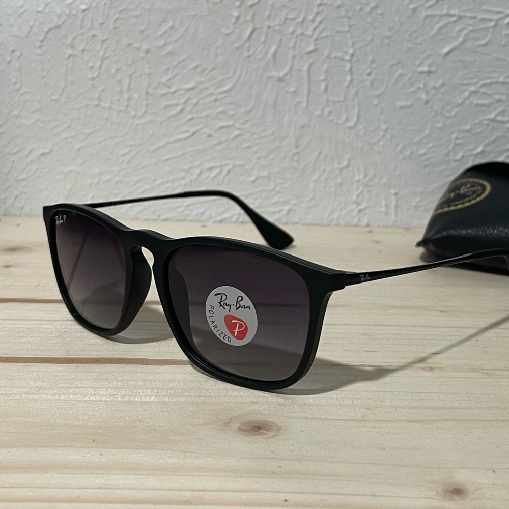 Ray Ban Chris brand new